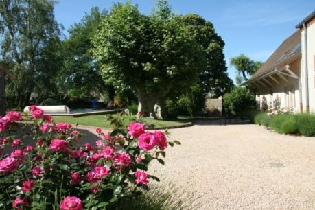 La Fontenelle - Lovely Holiday House With Swimming Pool Cuisery Exterior foto